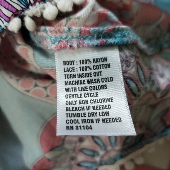 Crown & Ivy | XS embroidered sleeves & front panel - Picture 7 of 10